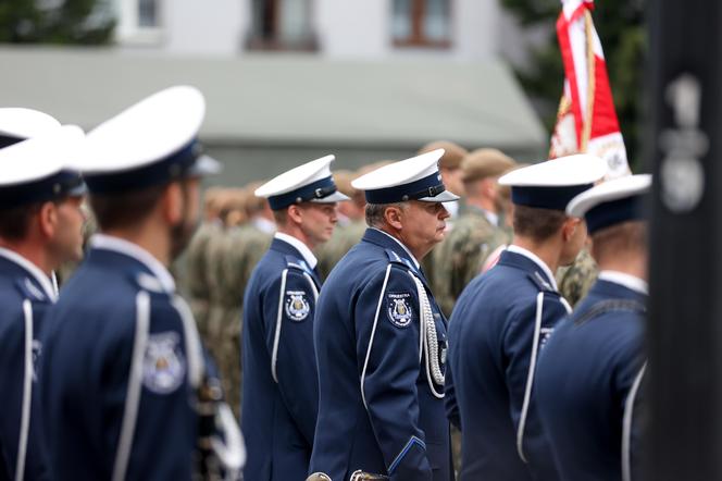 Przysięga wojskowa w Sosnowcu. Żołnierze przedefilowali przez miasto