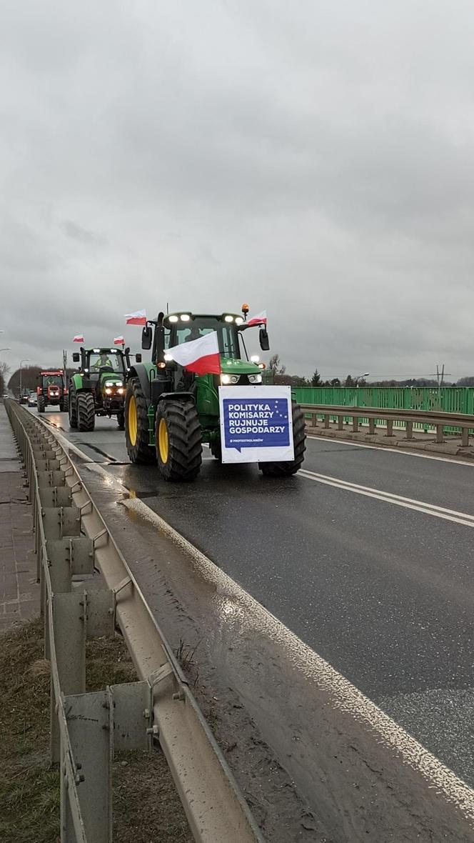 Trwa protest rolników w woj. lubelskim. Blokady są w wielu miejscach w regionie [DUŻO ZDJĘĆ]