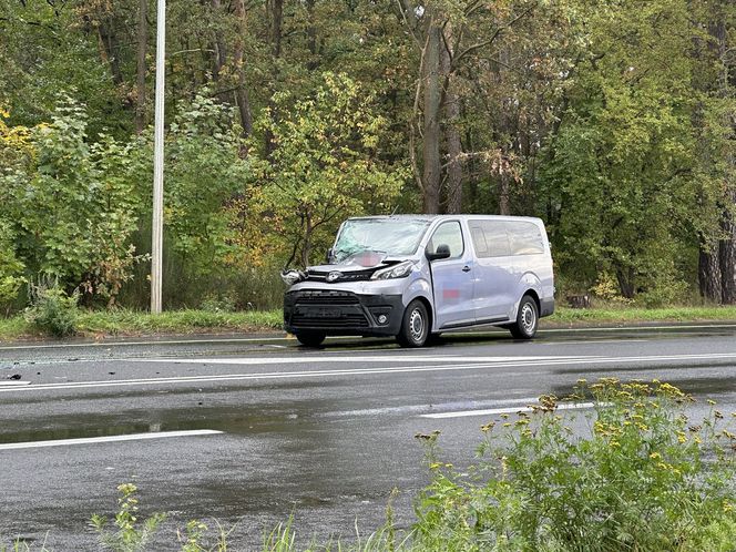 Piotrków Trybunalski. Śmiertelny wypadek kierującej saabem. Zginęła na oczach dzieci [ZDJĘCIA].