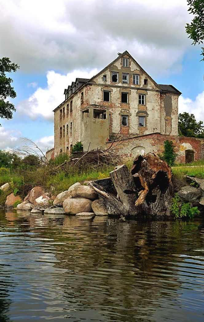 widok na zamek w Ełku