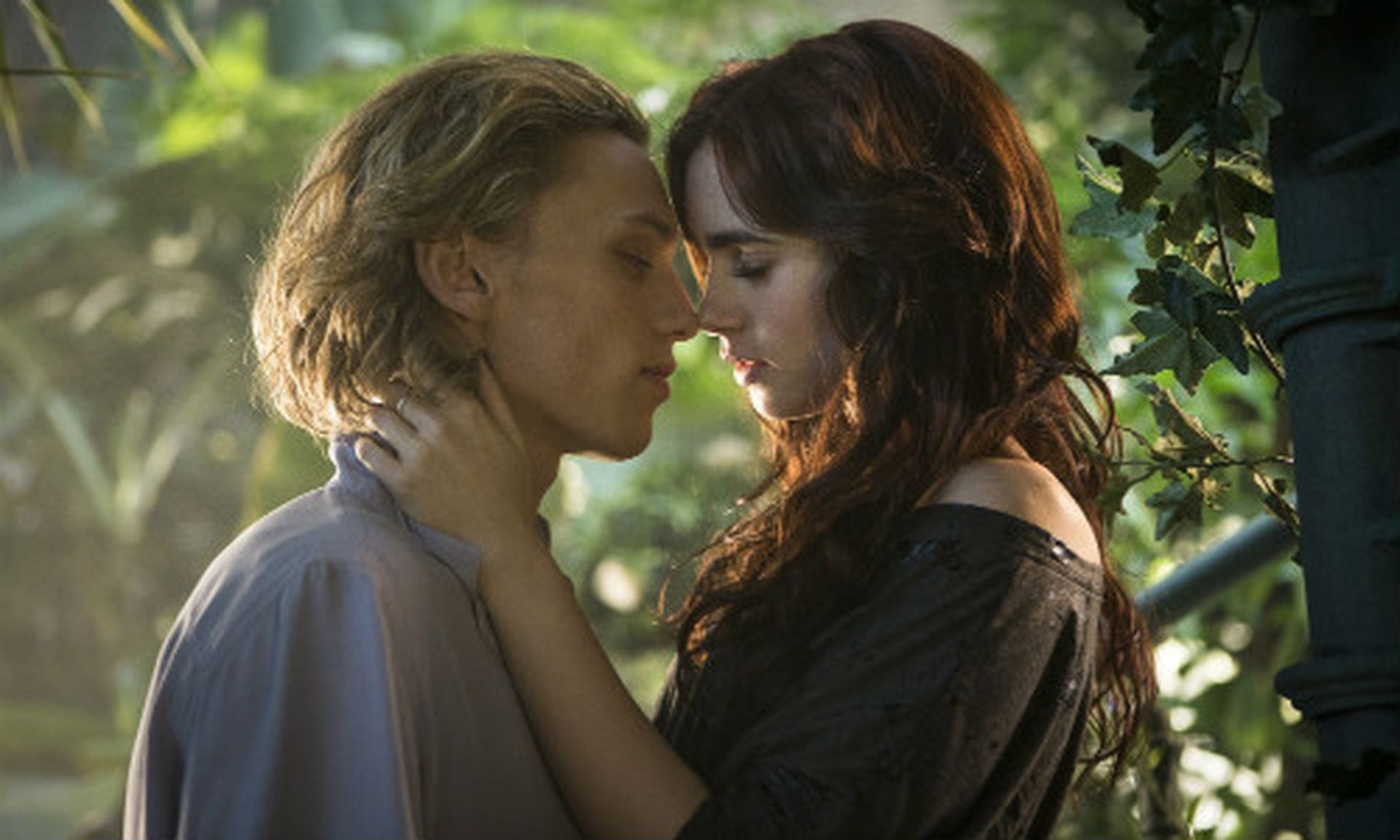 Dary Anioła 2: Miasto Popiołów czy Shadowhunters? Serial na podstawie