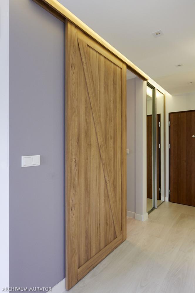 Dodatki w stylu eko: drzwi drewniane