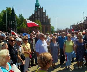 Manifestacja 4 czerwca na placu Solidarności w Szczecinie