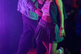 Julia Wieniawa wirujące biodra