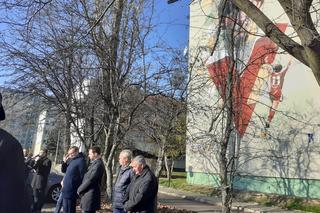 Odsłonięto mural z wizerunkiem Włodzimierza Smolarka