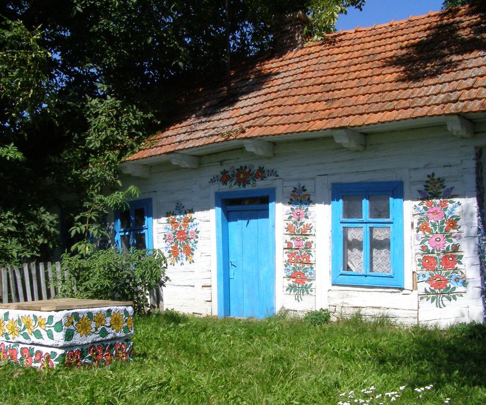 Zalipie – wieś kwiatami malowana. Zachwyca kolorowymi domami!