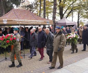  Uroczystości pod pomnikiem Józefa Piłsudskiego w Rzeszowie 