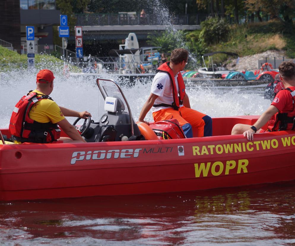 Popłynął po piłkę plażową i utonął! Tragedia na jeziorze pod Brodnicą