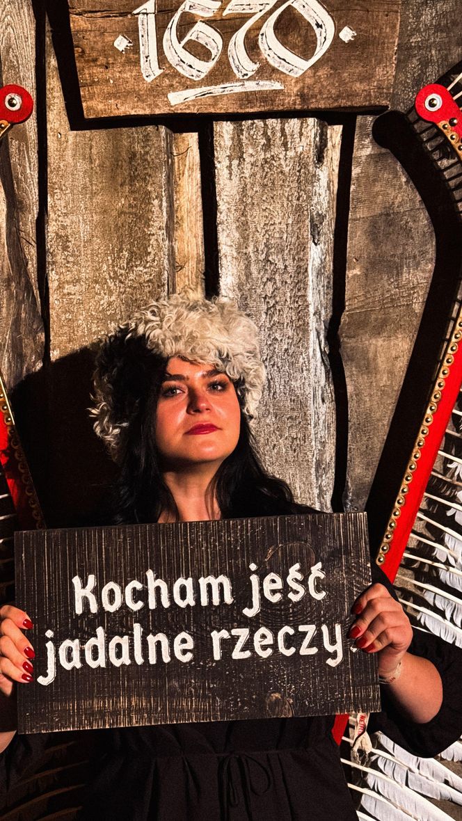 Na miejscu powitali nas sami Adamczewscy z rodziną, chłopami i Andrzejem oraz twórcy "1670"