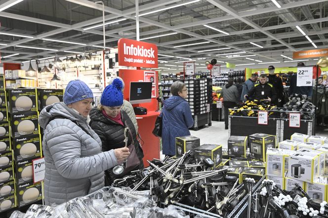 Wielkie otwarcie sklepu szwedzkiego giganta w Warszawie. Były gigantyczne promocje i długie kolejki