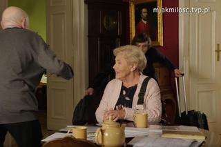 M jak miłość. Barbara (Teresa Lipowska), ksiądz proboszcz (Maciej Damięcki), kleryk Grzegorz (Paweł Janyst)