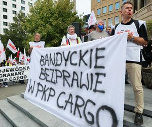 Protest związków zawodowych PKP Cargo i Poczty Polskiej w Warszawie