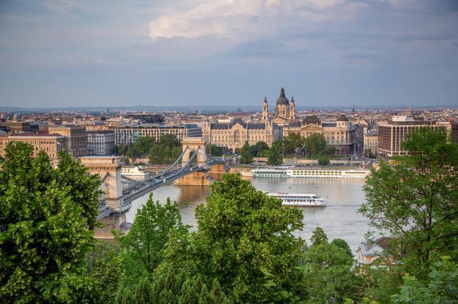 Widok na Budapeszt i rzekę Dunaj ze Wzgórza Gellerta