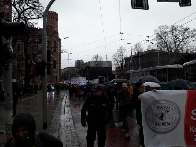 Protest pracowników sądów we Wrocławiu