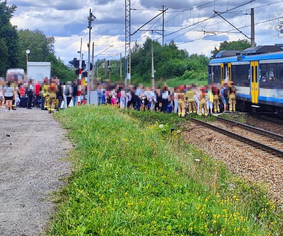 Tychy. Lokomotywa stanęła w płomieniach! Ewakuacja pasażerów