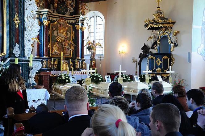 Pogrzeb ofiar wypadku w Klamrach pod Chełmnem