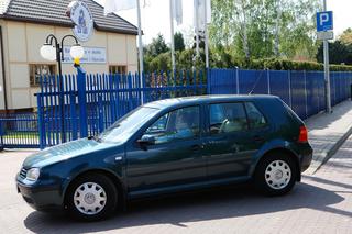 Takimi autami wozi się Rydzyk 