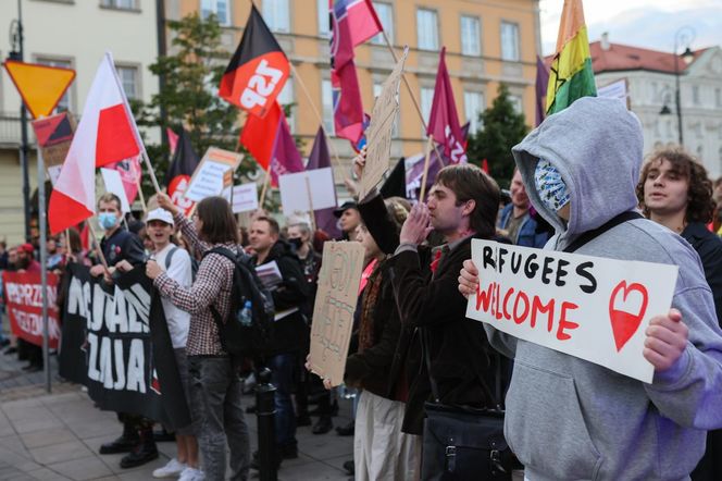 W Warszawie odbył się antyimigrancki marsz i kontrmanifestacja. Pojawiło się kilka tysięcy osób