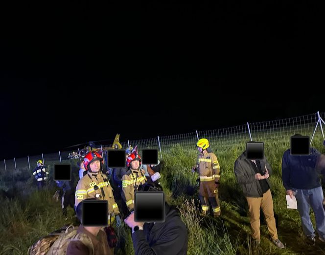 Wypadek autokaru wojskowego na autostradzie A4. Wielka akcja służb ratunkowych [ZDJĘCIA]