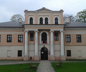 W tych miastach robi się ciasno! Miejscowości w Łódzkiem z największą średnią liczbą osób w mieszkaniu