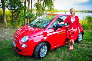 Karolina Naja i jej nowy Fiat 500