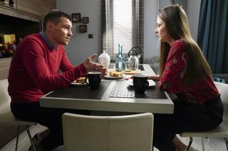 Barwy szczęścia odc. 2828. Gabrysia Niedzielska (Marta Juras), Darek Janicki (Andrzej Niemyt)