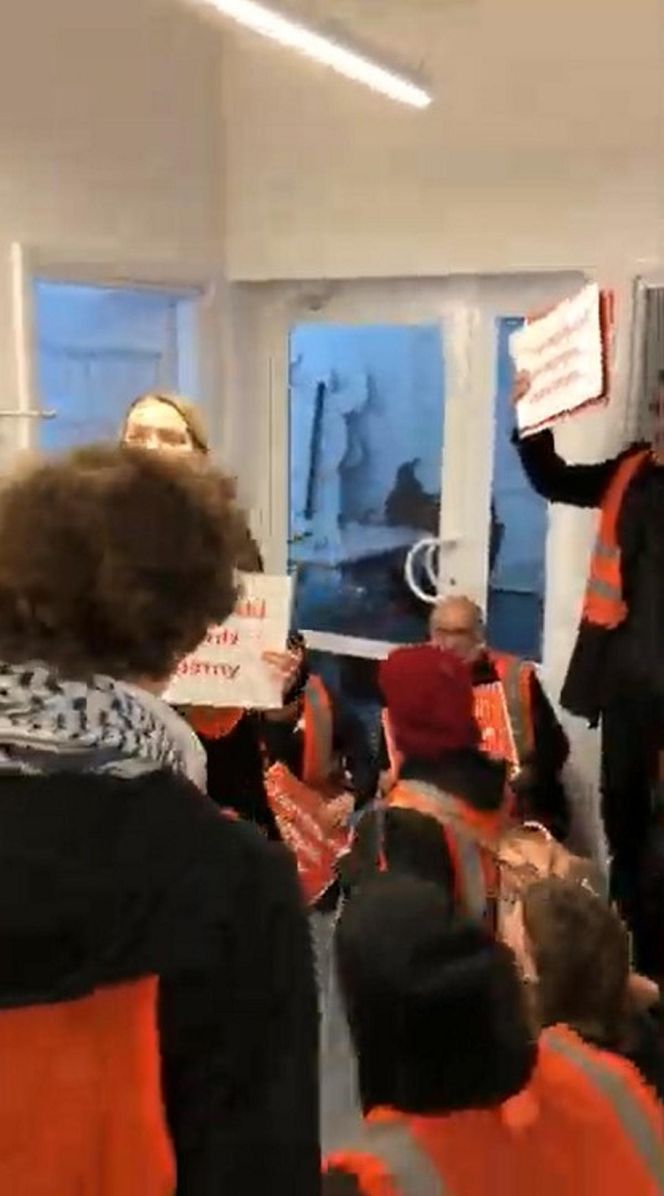 Ostatnie Pokolenie okupuje sztab Rafała Trzaskowskiego!   