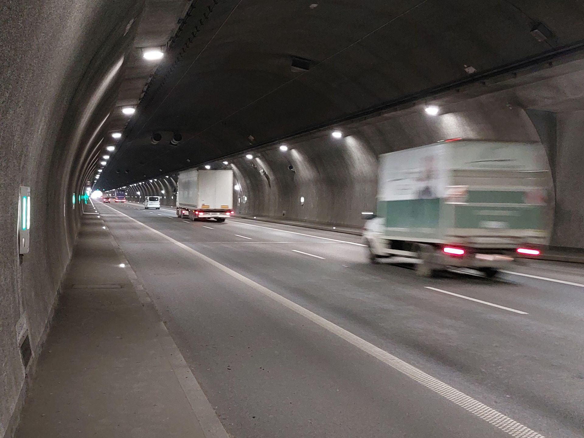 Tunel na zakopiance S7, pod Luboniem Małym 