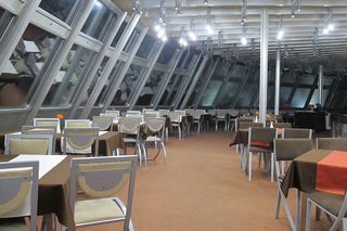 Ještěd, futurystyczny hotel i nadajnik telewizyjny