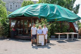 Kultowa pizzeria znika z pl. Narutowicza. Słynny grzyb poszedł do rozbiórki