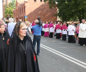 Tysiące kobiet i dziewcząt na pielgrzymce do Piekar Śląskich. Jestem w Kościele, więc idę