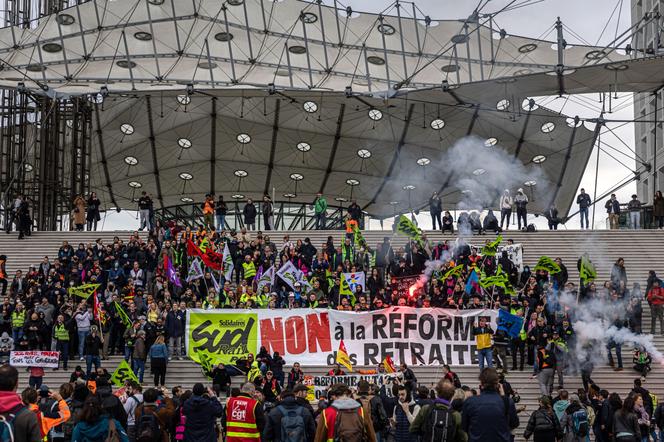 Demonstracja przeciwko reformie emerytalnej w Paryżu