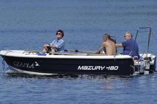 Kwaśniewscy szaleli na motorówce na Mazurach