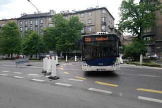 Apokalipsa na Al. Trzech Wieszczów. Rozkopane ulice, horror na drogach