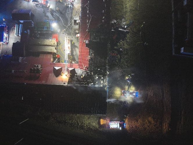 Na miejscu zdarzenia w gminie Stoczek Łukowski interweniowało w sumie 19 pojazdów ratowniczo-gaśniczych i 92 strażaków