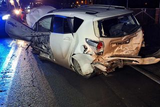 Groblice. Poważny wypadek na DK94. Cztery auta zderzyły się pod Wrocławiem [ZDJĘCIA].