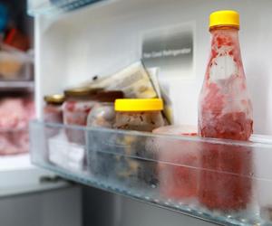 Czym najlepiej umyć lodówkę w środku? Poznaj proste i niezawodne triki