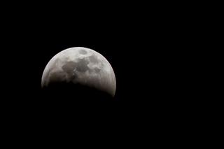 Zaćmienie Księżyca w październiku 2023 będzie widać z Polski. To najważniejsze zjawisko astronomiczne tej jesieni w naszym kraju