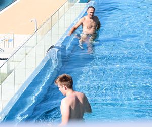 Kultowa Fala w Chorzowie otwarta po 10 latach, ale tłumów nie było