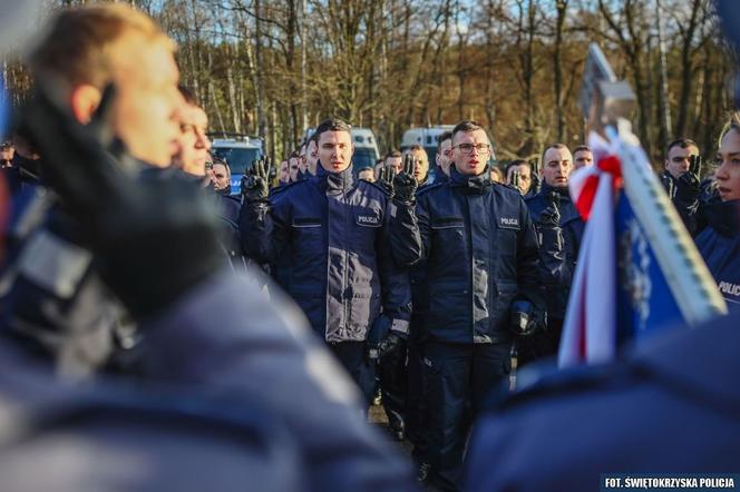 Nowi policjanci w świętokrzyskim garnizonie. W szeregi wstąpiło 58 funkcjonariuszy 