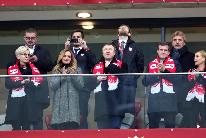 Jacek Kurski z żoną podczas meczu Polska - Łotwa