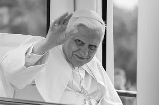 Watykan: miesiąc po śmierci Benedykta XVI odprawiono Mszę świętą