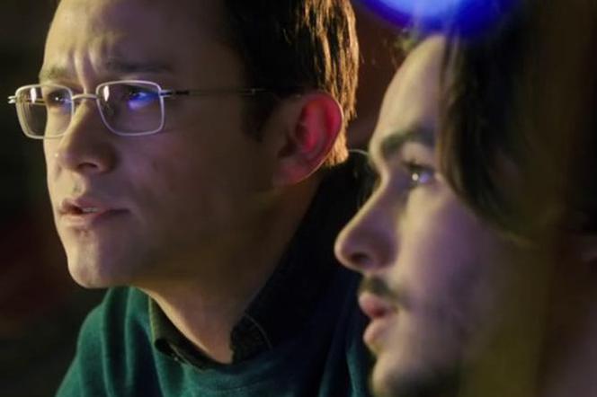 Snowden – kontrowersyjny film Olivera Stone’a niedługo w kinach. Zwiastun, obsada, premiera