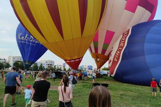 IV Fiesta Balonowa w Białymstoku. Start balonów z osiedla Zielone Wzgórza