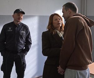 Pierwsza miłość. Mateusz oświadczy się Teresie w więzieniu! Matka Kingi żoną mordercy? - ZDJĘCIA