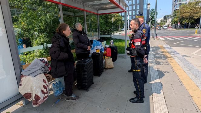 Ukrainki od miesięcy żyją na przystanku na Ochocie. Kobiety nie chcą się stamtąd wynieść