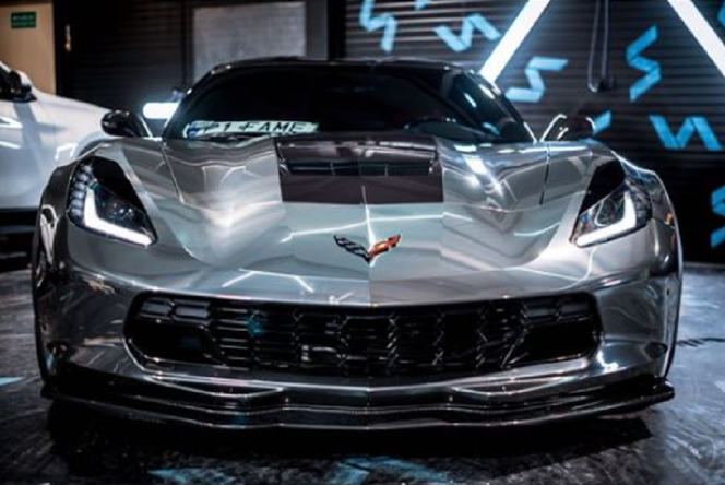 Wojtek Gola jeździ Corvette C7 Grand Sport