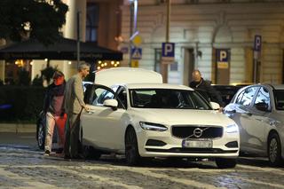 Paulo Sousa wożony Volvo S90