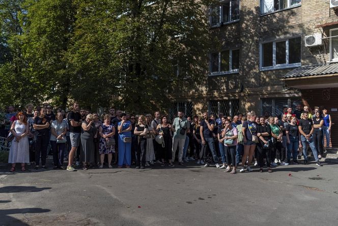 Rakiety Putina zabiły 2-latkę w ramionach mamy! Zdjęcia z pogrzebu ściskają za serce