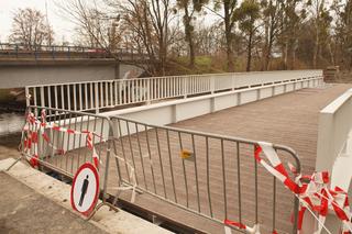 Nowa kładka dla pieszych i rowerzystów w parku Klecińskim